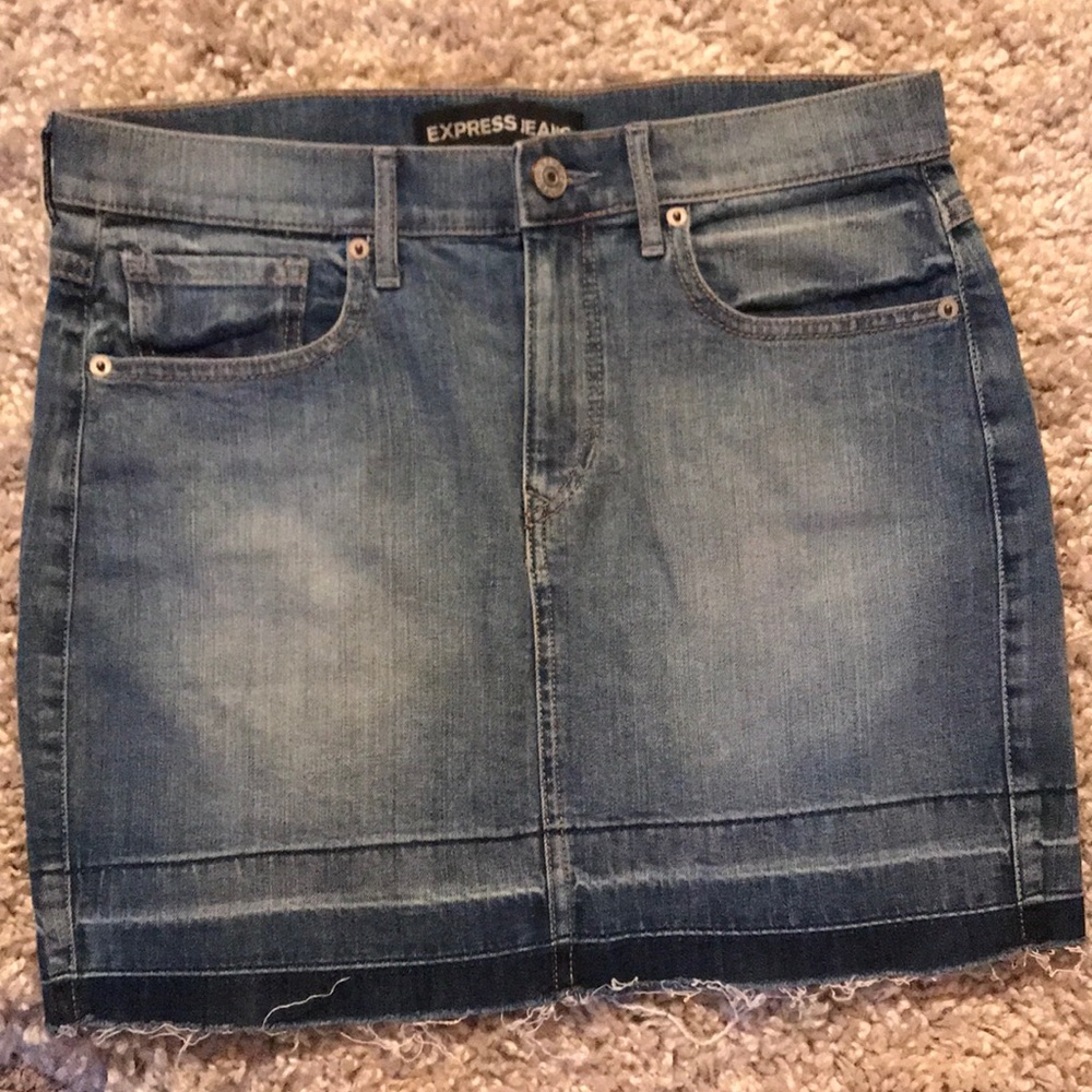 🌞Brand new Express jean skirt!!🌞